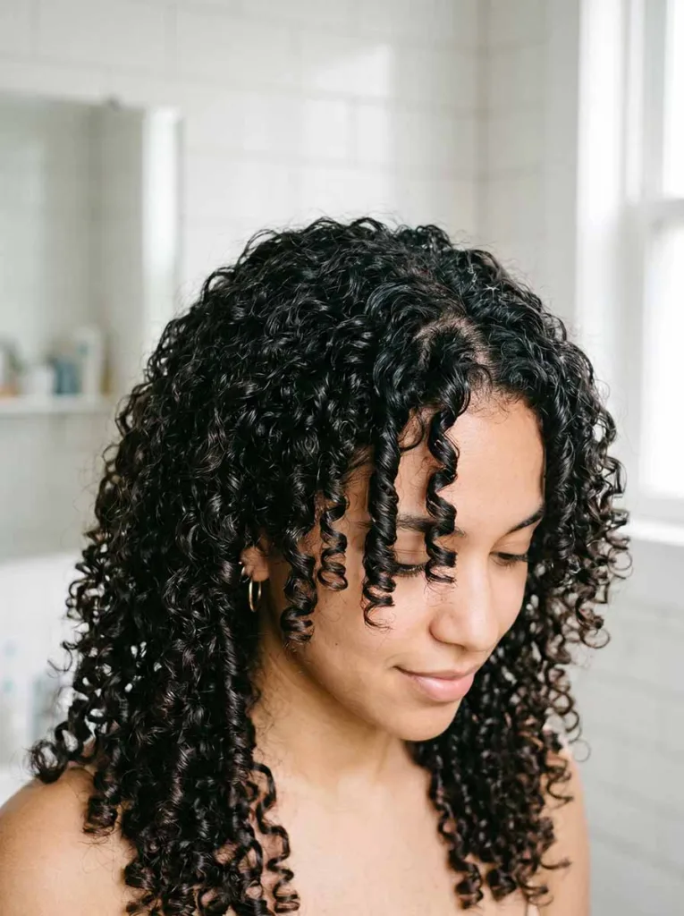 wash-and-go hairstyle for 2B to 3C curly hair — defined frizz-free curls with no heat